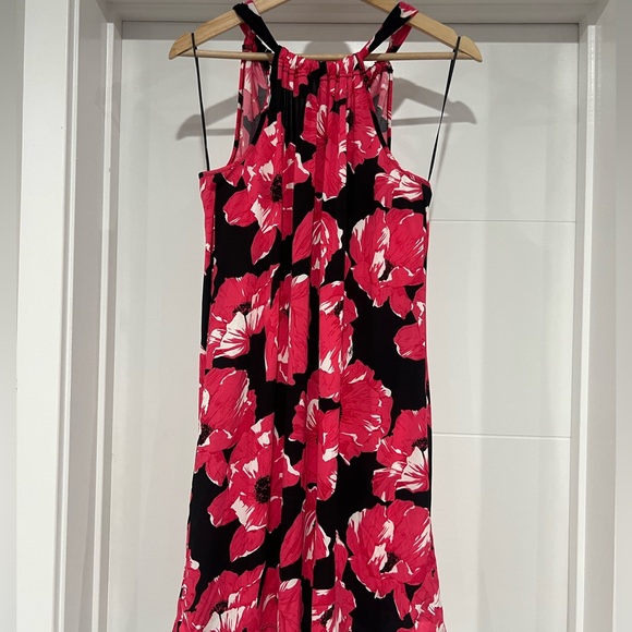 Trina Turk Dresses & Skirts - Trina Trina Turk Floral Halter Tie Neck Dress - Size M NWT